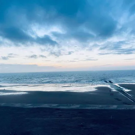 Zonnig Met Prachtig Zeezicht - * Middelkerke